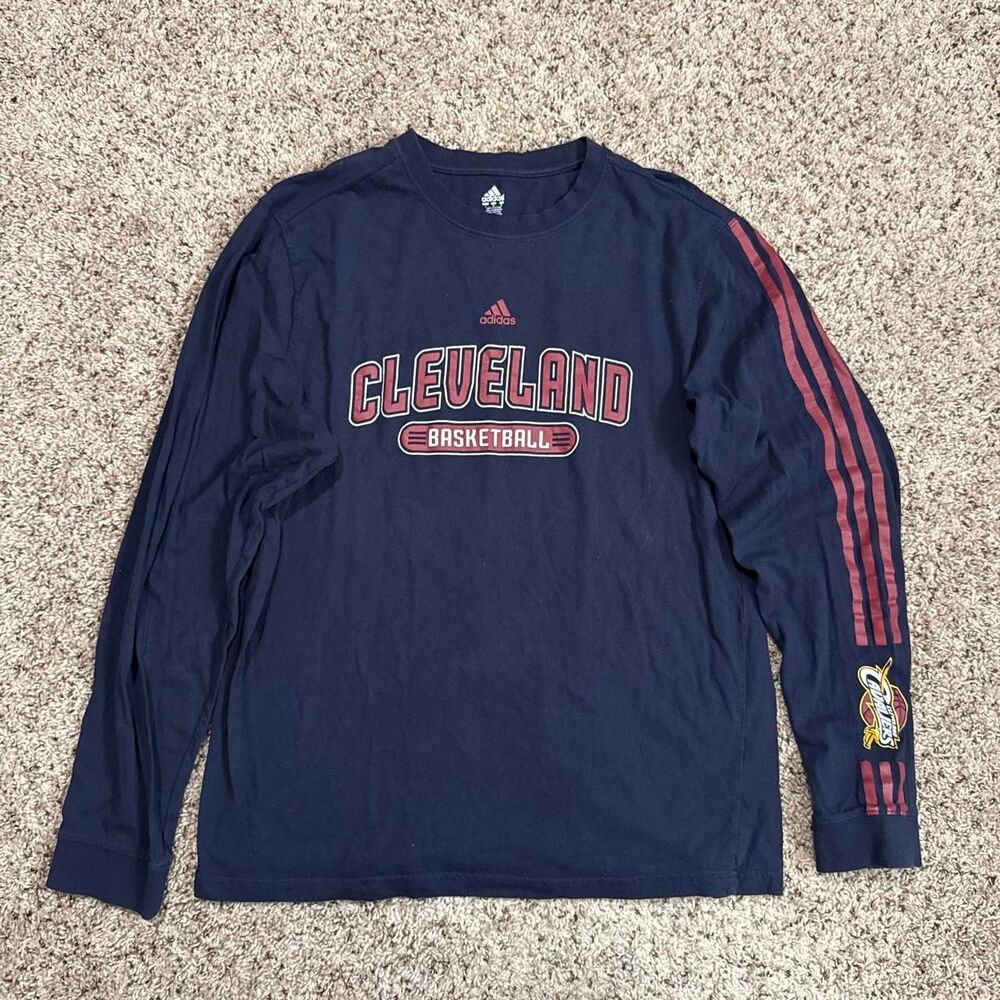 Adidas Men's Navy and Blue T-shirt